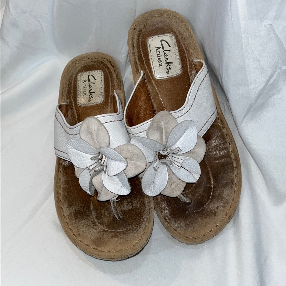 Clarks White and Tan Floral Sandals